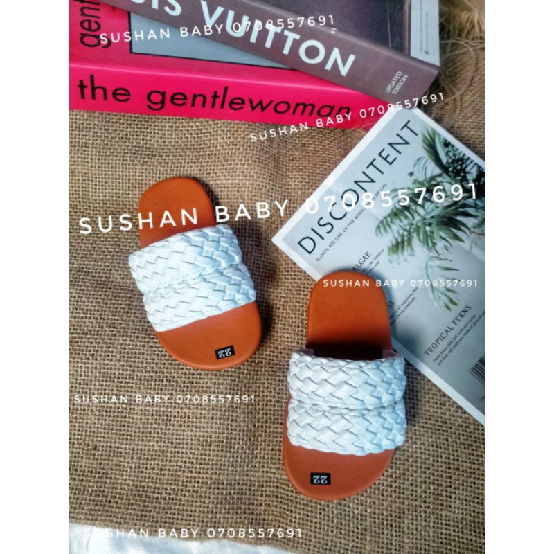 Dép lê mẹ và bé