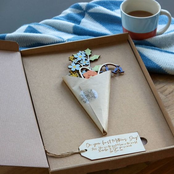 Hoa tặng 20.11 - Hoa Gỗ Khắc Tên Riêng - Quà Tặng Handmade độc đáo ý nghĩa