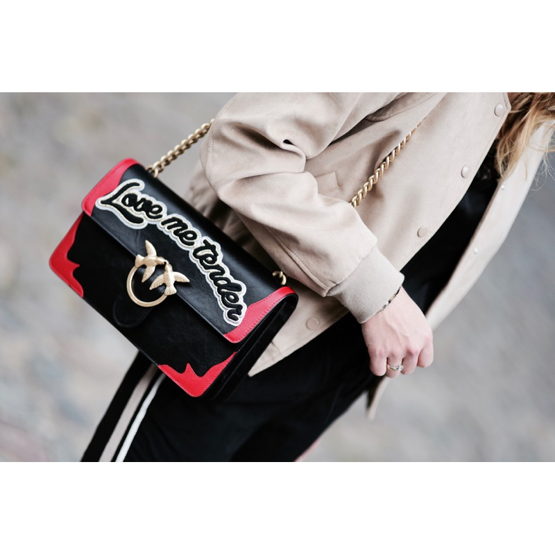 Túi hiệu PINKO da phối chữ Love me Tender