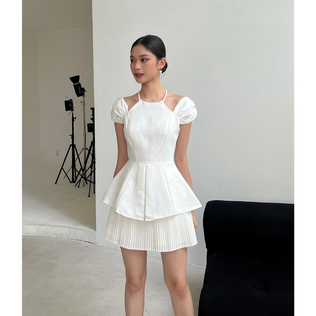 BBSTORE'S Áo Trễ Vai Cổ Yếm Form Dáng Peplum Cực Xinh -A1728S