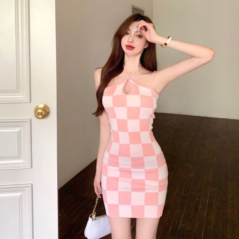 Đầm yếm caro ôm body tôn dáng