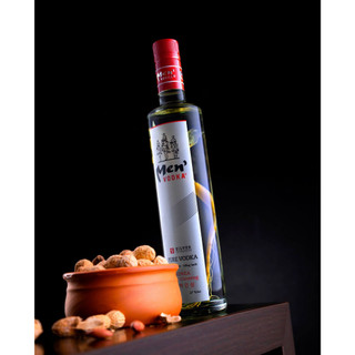 Rượu Men' Vodka Sâm 29.5% chai 300/500ml