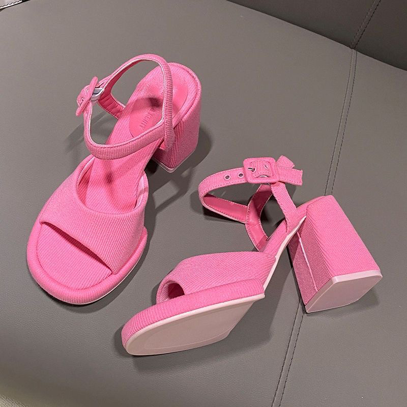 Giày cao gót bọc vải hot trend