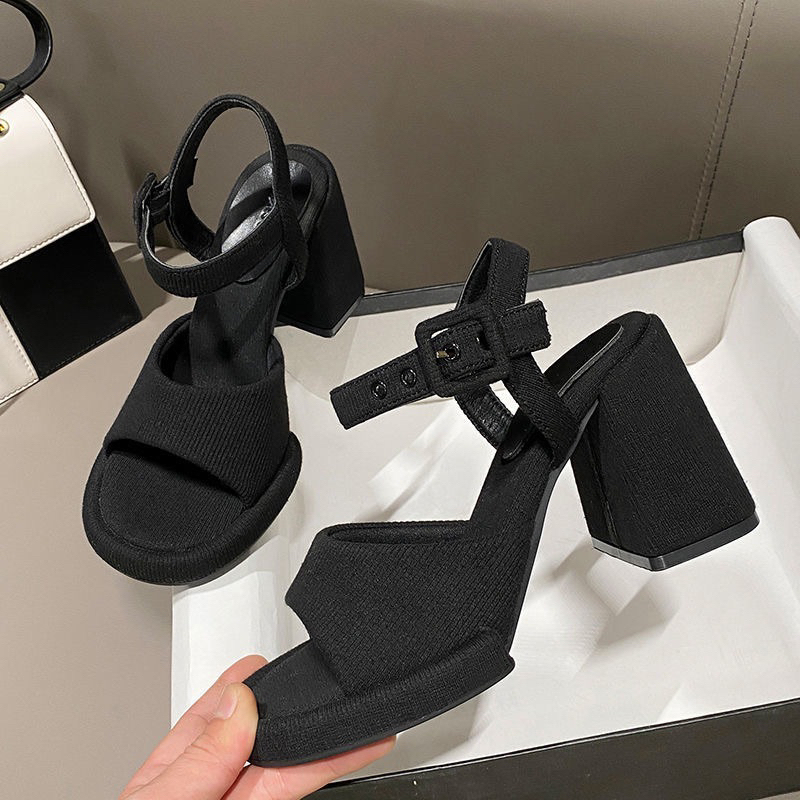 Giày cao gót bọc vải hot trend