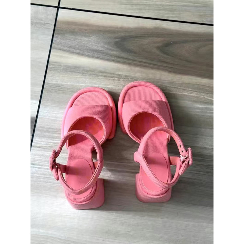 Giày cao gót bọc vải hot trend