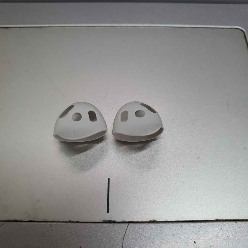 Núm Tai Silicon Chống Trượt BUDS LIVE Chính Hãng