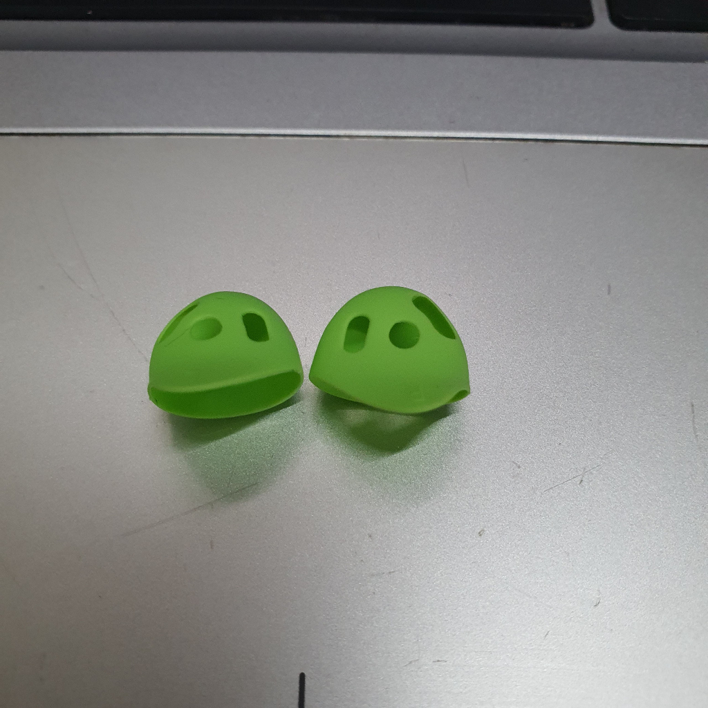 Núm Tai Silicon Chống Trượt BUDS LIVE Chính Hãng