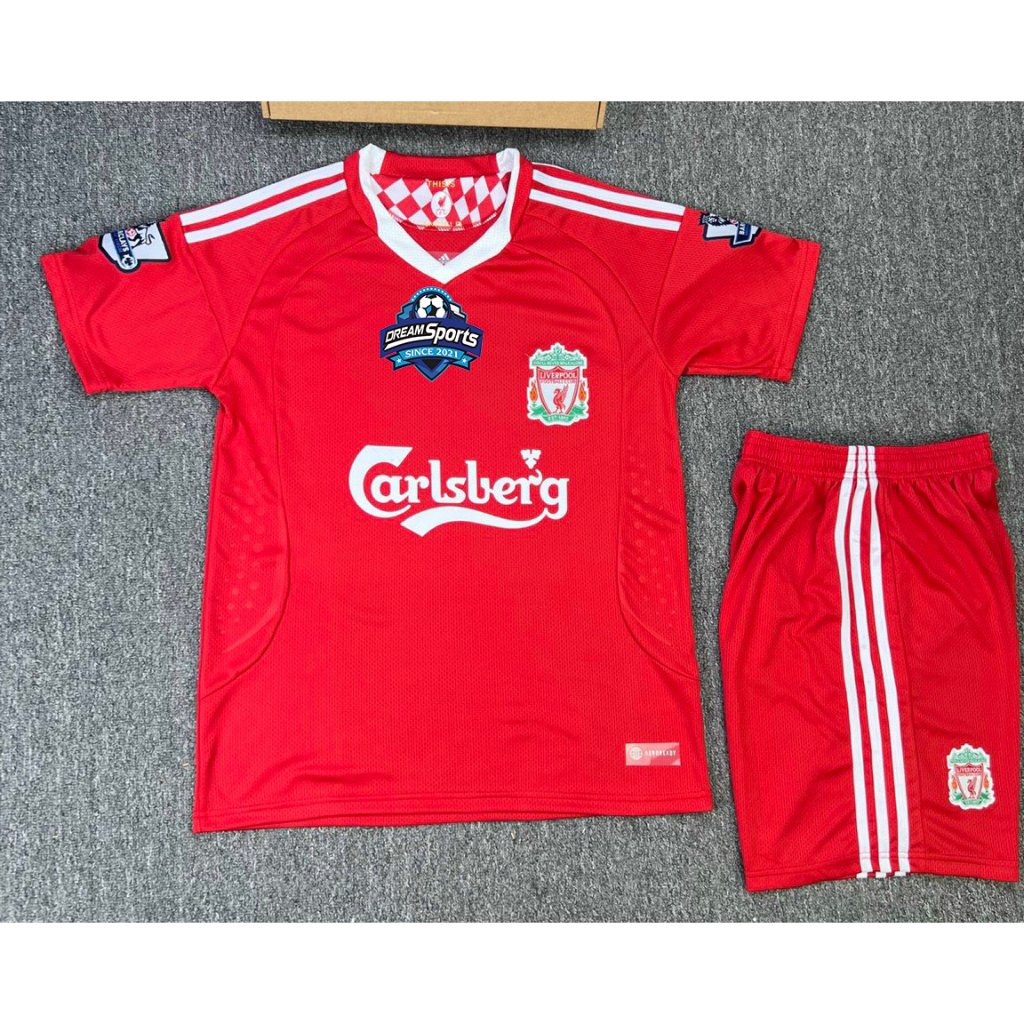 Bộ quần áo bóng đá Liverpool 2008 màu đỏ vải gai Thái Lan logo thêu đầy đủ