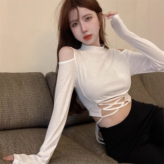 Áo croptop gân khoét vai đan dây