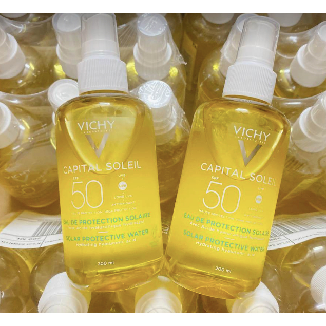 Xịt cấp ẩm kiêm chống nắng Vichy SPF 50