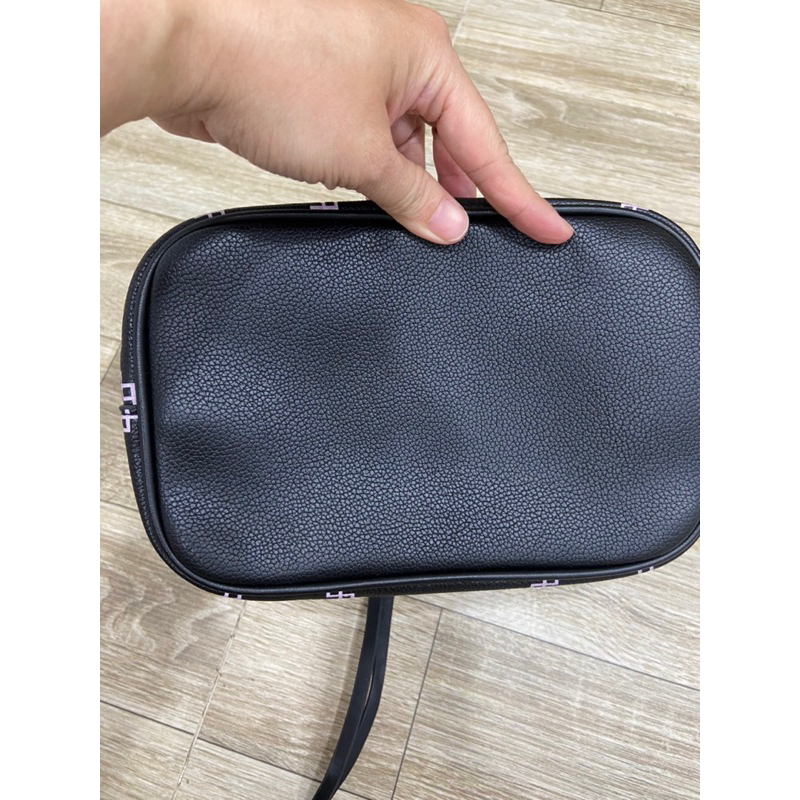 Túi si dáng bucket LV