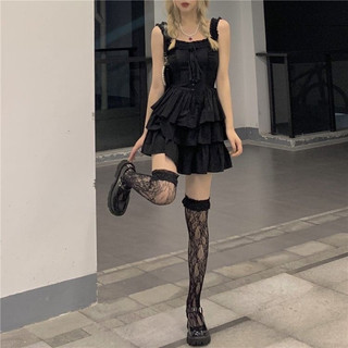 đầm 2 dây đen phong cách cá tính gothic