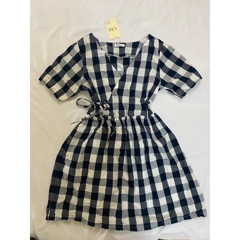 Đầm hàng si giá rẻ đa dạng kiểu dành cho nữ nhiều phong cách