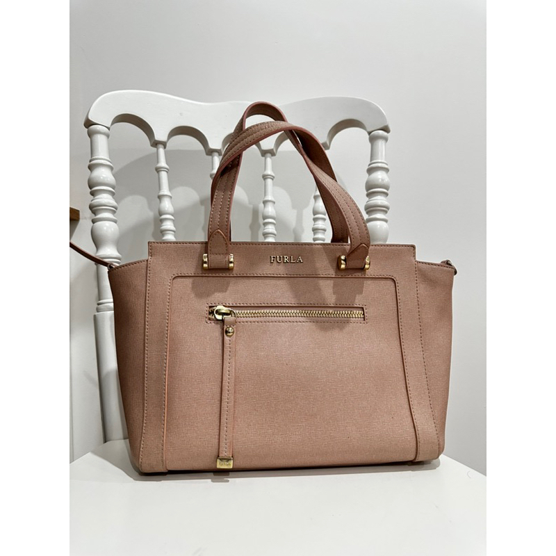 Túi si hiệu Furla màu hồng rất dễ thương