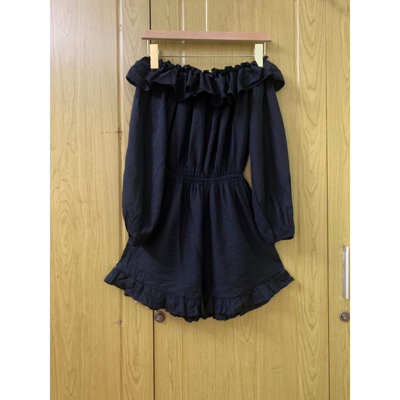 Jumpsuit đen trễ vai- Pass thanh lý cá nhân