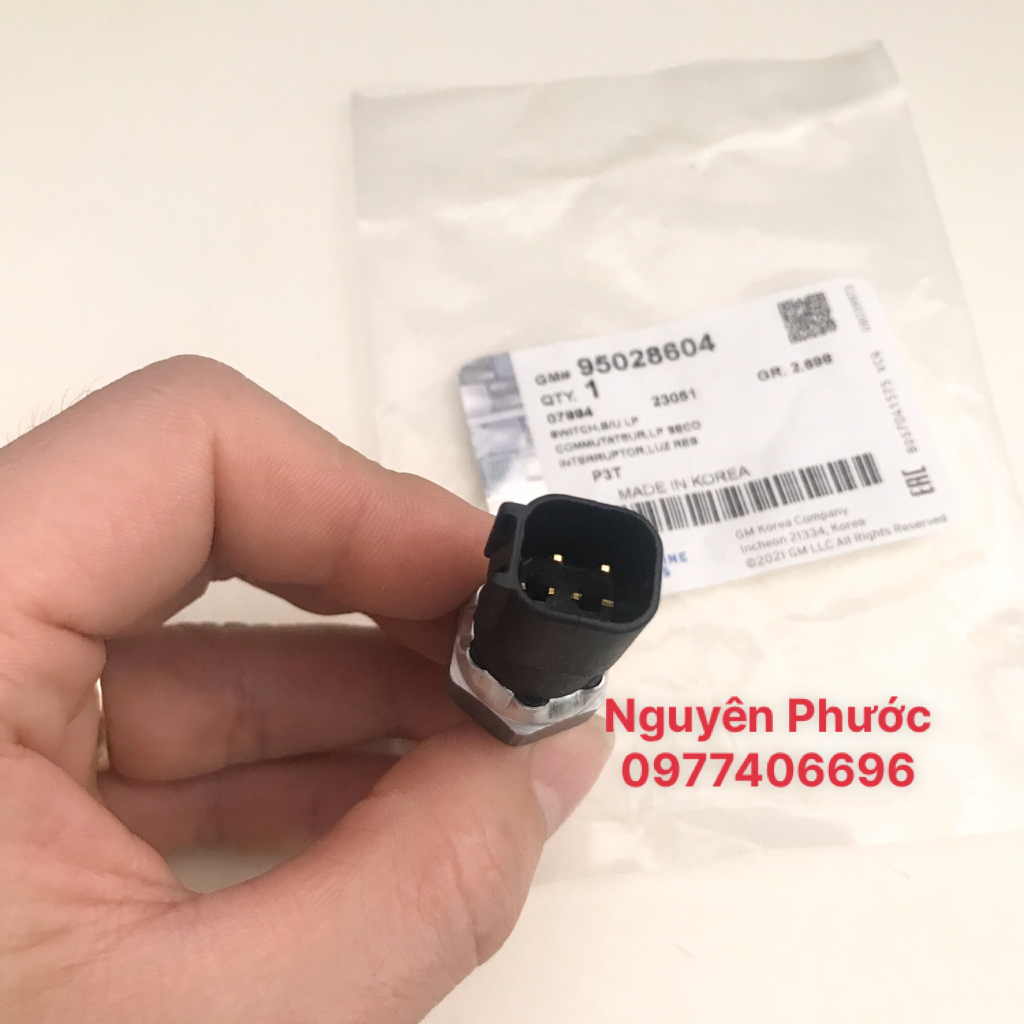Công tắc/ cảm biến báo đèn lùi DEAWOO/CHEVROLET CAPTIVAL, CRUZE, LACETTI CDX - Hàng xịn GM 96628655 / 95028604