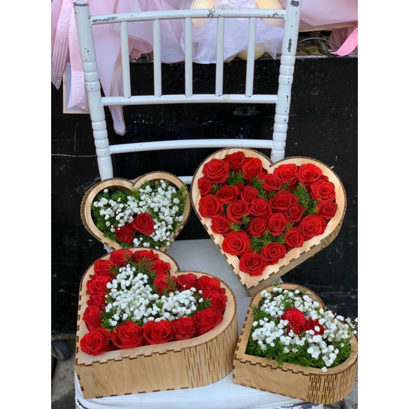 hộp gỗ cắm hoa hình trái tim, có thể cắm hoa tươi/ hoa sáp