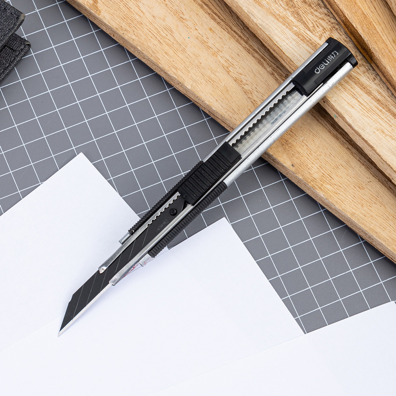 Hộp 10 lưỡi Deli 30 độ cắt Film cách nhiệt, Decal dán xe ô tô hộp màu đen lưỡi nhỏ Deli 78003