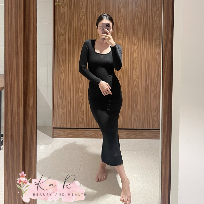 Đầm thun đen ôm body tay dài, cổ chữ U, thun tốt không giãn.
