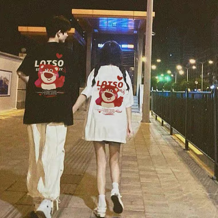 Áo Thun Cặp Gấu Dâu In Hai Mặt Màu Trắng Nam Nữ Unisex