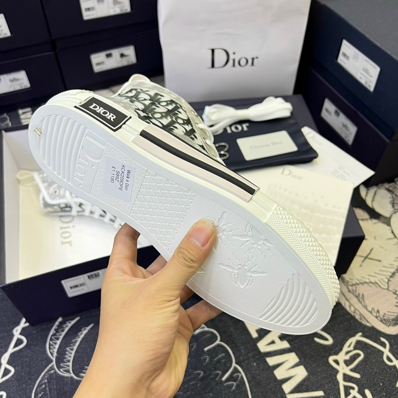 Giày sneaker High Dio B23 màu Cơ bản