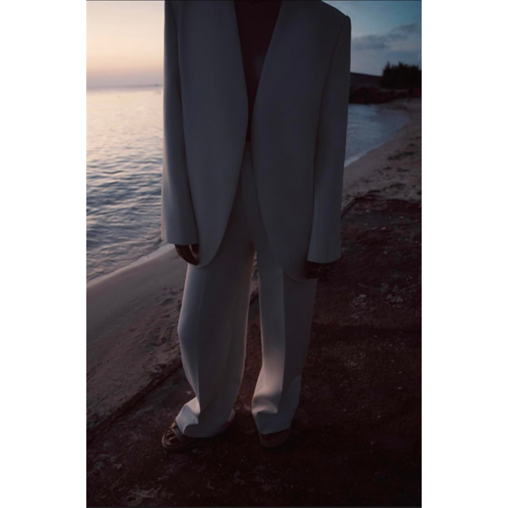 REINA - Twill Blazer without lapels - Pleated twill wide-leg pants