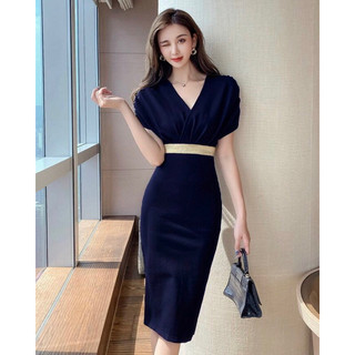 Đầm body cổ V cánh dơi M.L.XL
