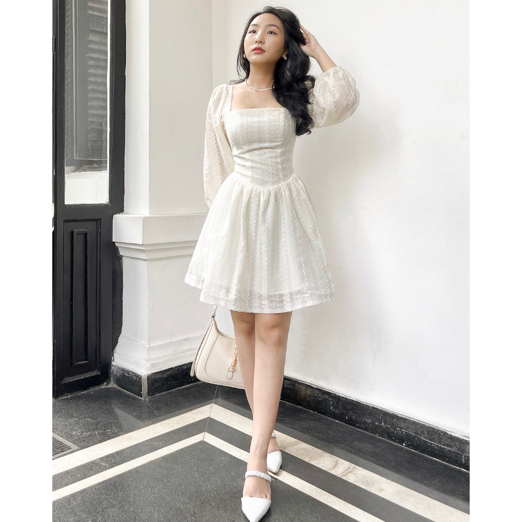 Đầm kem thêu hoạ tiết Chloe Dress