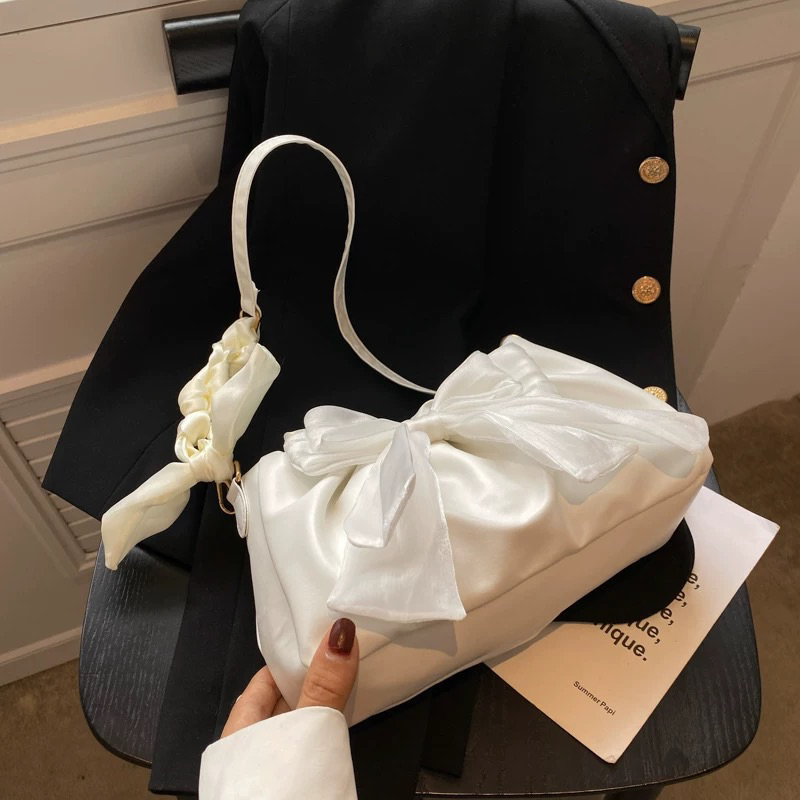 Túi đeo chéo đính nơ khoá cúc bấm Butterfly