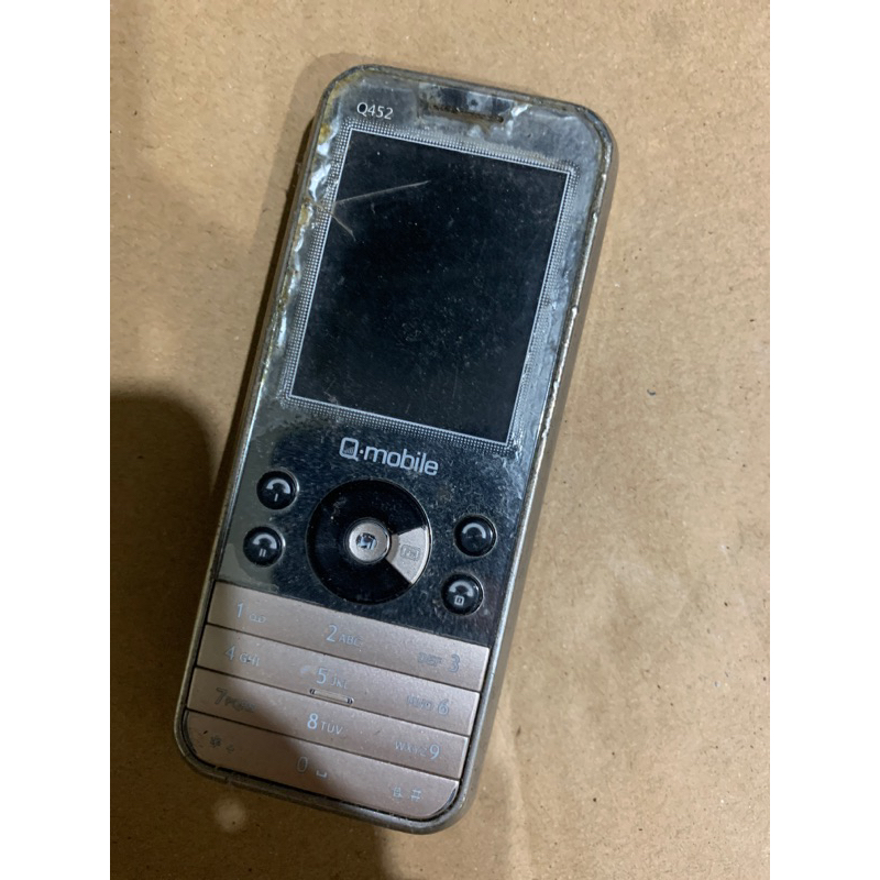 Xác điện thoai qmobile q452