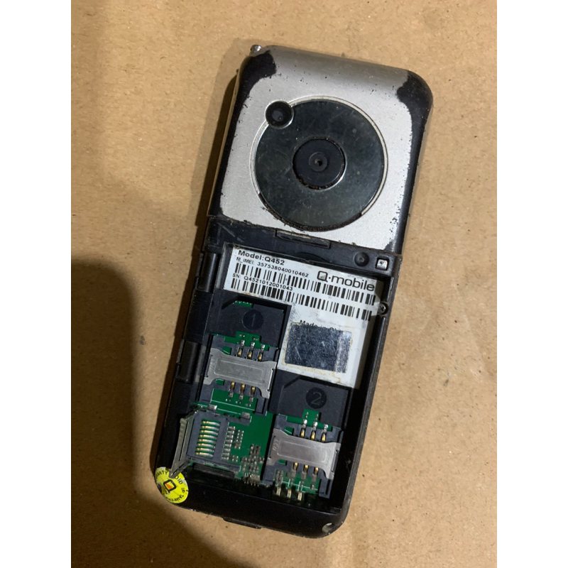 Xác điện thoai qmobile q452
