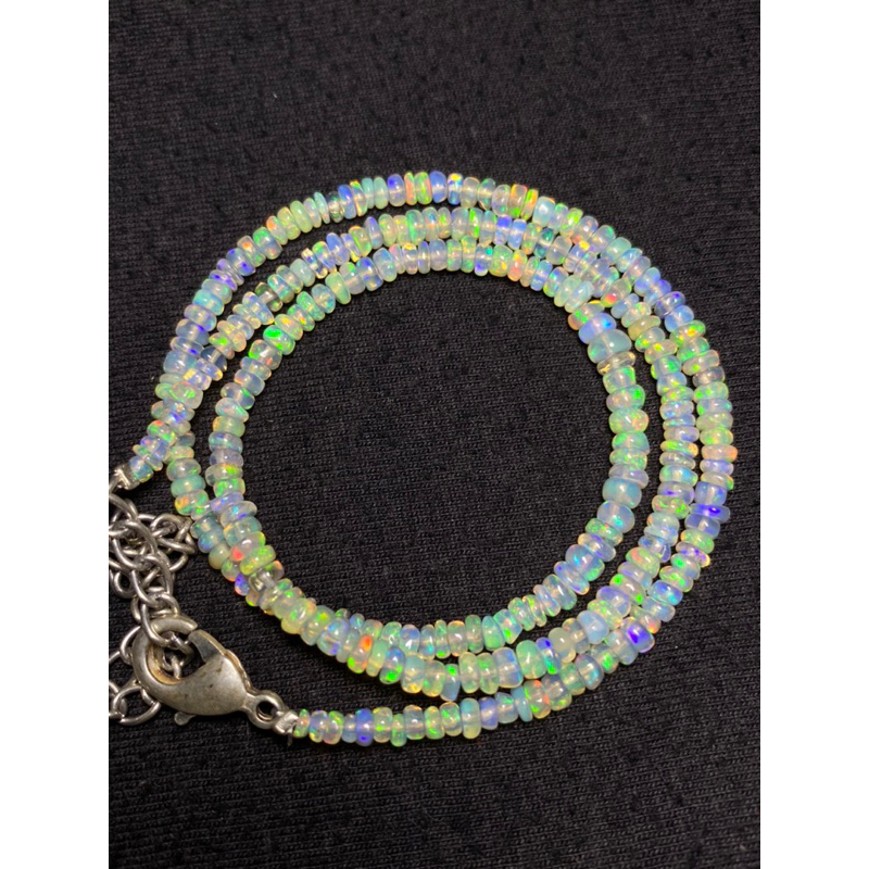 Dây chuyền đá Opal thiên nhiên.