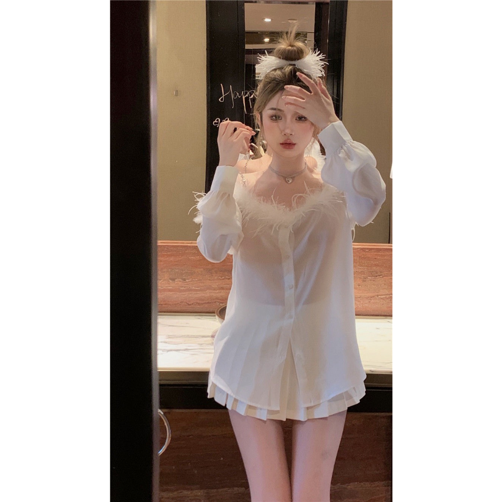 Áo Sơ Mi Nữ Hở Vai Phối Lông Vũ Sang Chảnh