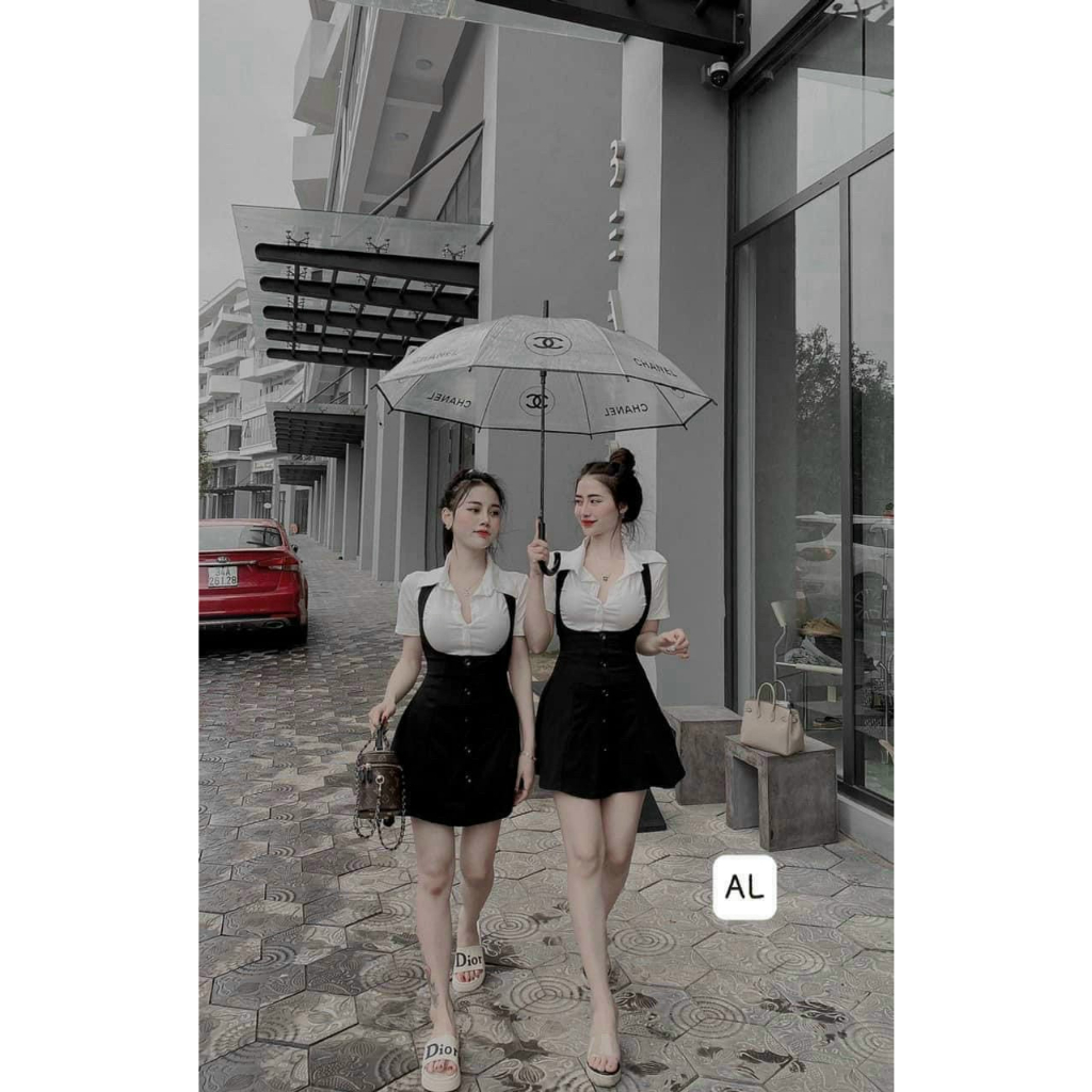 Set váy kết hợp cùng áo sơ mi lụa ngắn tay màu trắng trẻ trung năng động