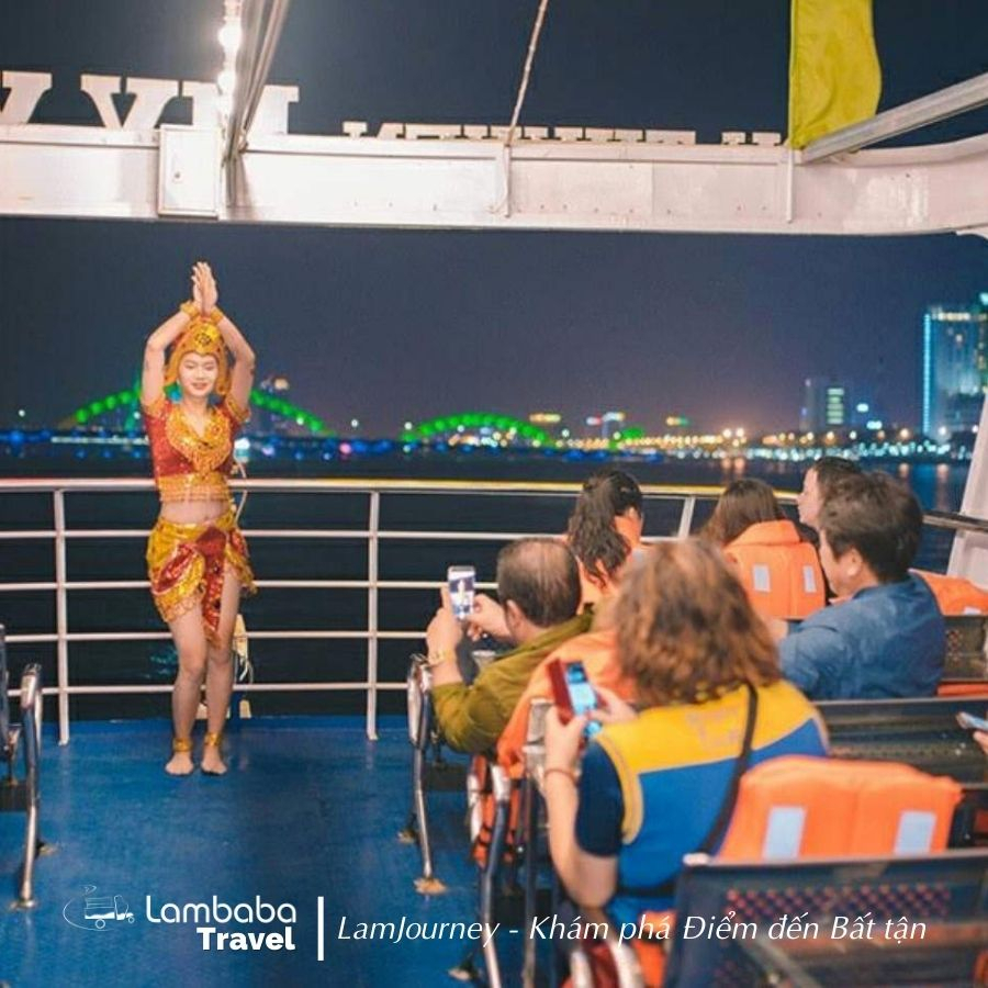 Du lịch Đà Nẵng  Vé du thuyền sông Hàn, thư giãn giữa lòng thành phố về đêm