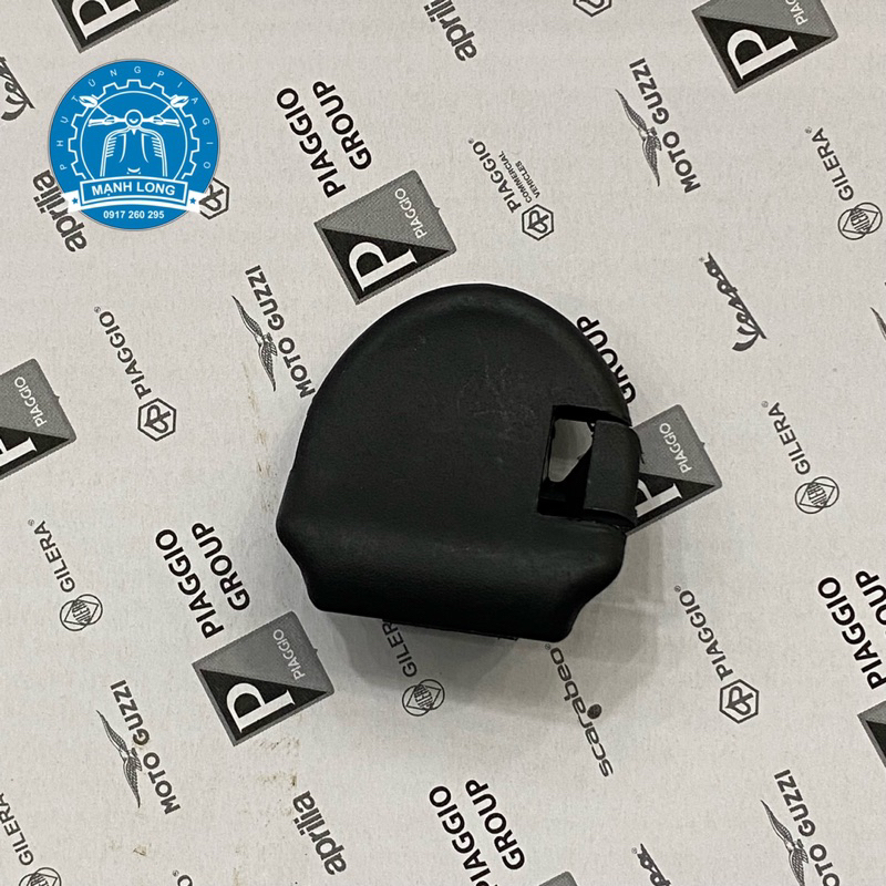 Nút bịt gầm Vespa