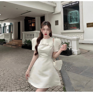 Đầm Tafta Vân Gỗ Tay Ren
