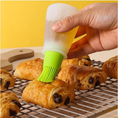 Bình Đựng Dầu Ăn / Gia Vị Bằng Silicone Kèm Cọ Quét Tiện Dụng Mang Theo Du Lịch Cắm Trại