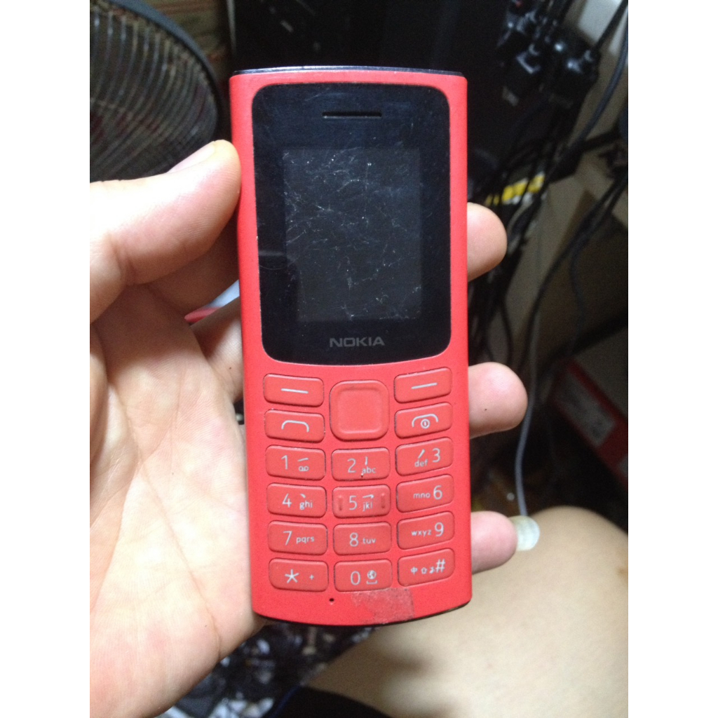 Xác NOKIA 105 (4G) không lên, không bin, không nắp, màn trong thấy nứt bể