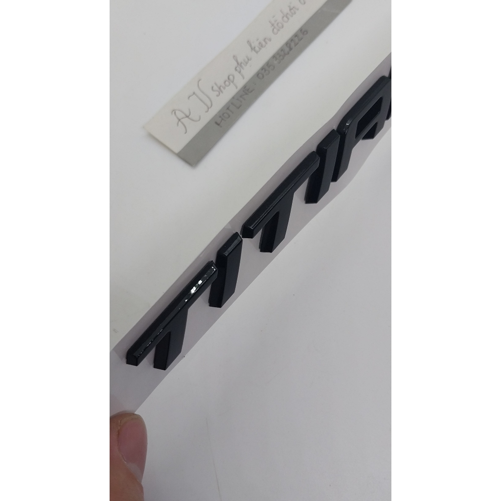 Miếng Dán Chữ TITANIUM Bằng nhựa ABS Trang Trí Xe Hơi màu đen