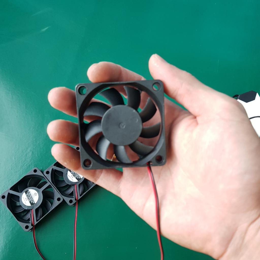 Quạt thủy sinh Bộ Quạt Hút Mùi 12V 6CM Tản Nhiệt Làm Mát Điện Thoại  Bể Cá Thú Nuôi ShopThongMinh5.0