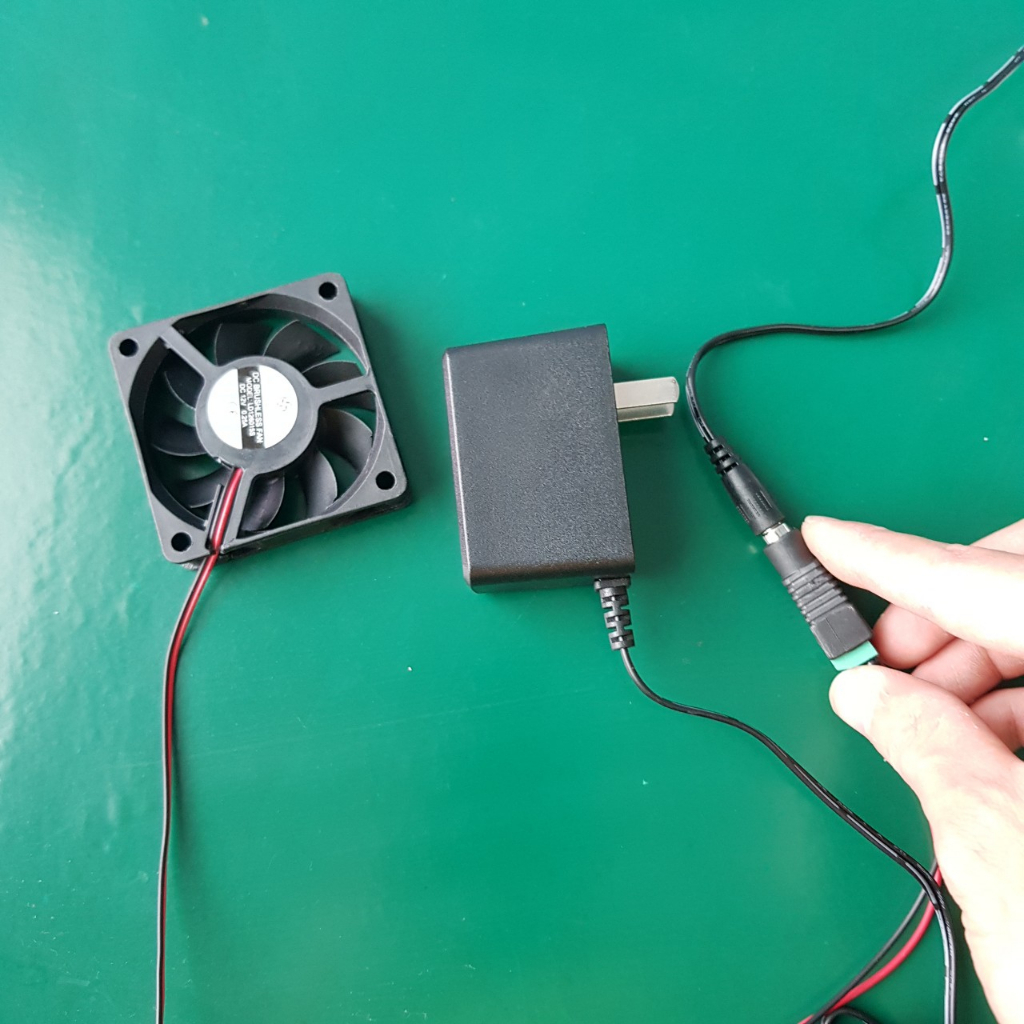 Quạt thủy sinh Bộ Quạt Hút Mùi 12V 6CM Tản Nhiệt Làm Mát Điện Thoại  Bể Cá Thú Nuôi ShopThongMinh5.0