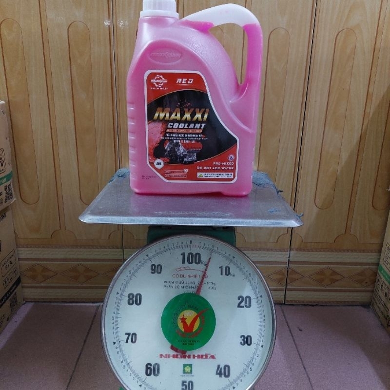 Nước làm mát động cơ Maxxi Coolant 5 Lít màu đỏ dùng cho ô tô, xe máy