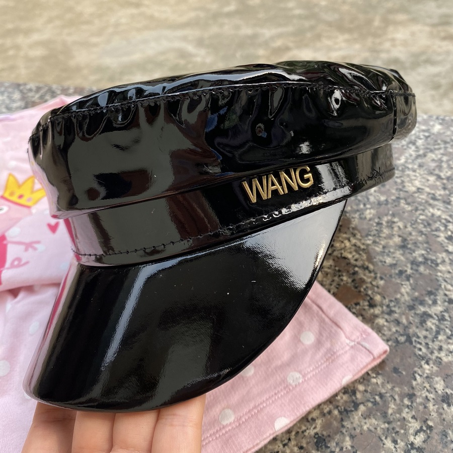 Mũ keppi da bóng hàng xịn 2 lớp dày dặn full tag, logo chắc chắn, sáng bóng 1 màu đen huyền thoại