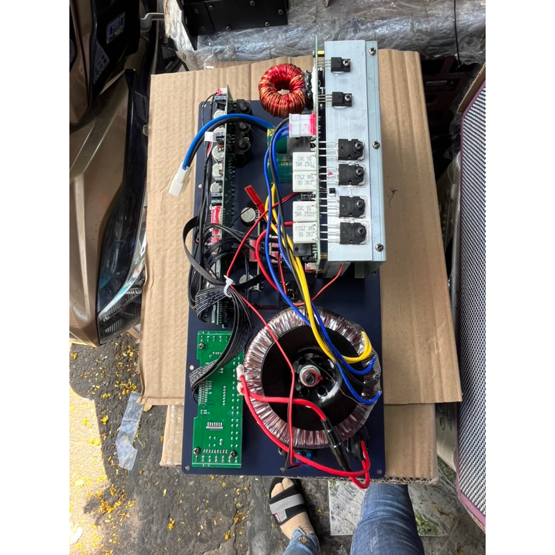 BO MẠCH LOA KÉO KẾT HỢP LIVESTREAM VÀ LED NHÁY THEO NHẠC LẦN ĐẦU TRÊN THỊ TRƯỜNG