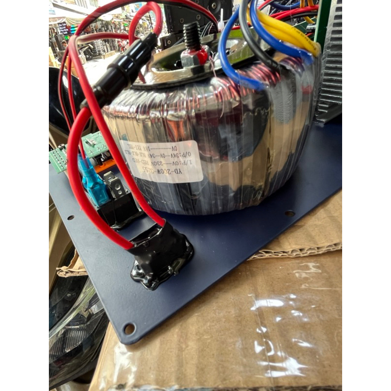 BO MẠCH LOA KÉO KẾT HỢP LIVESTREAM VÀ LED NHÁY THEO NHẠC LẦN ĐẦU TRÊN THỊ TRƯỜNG