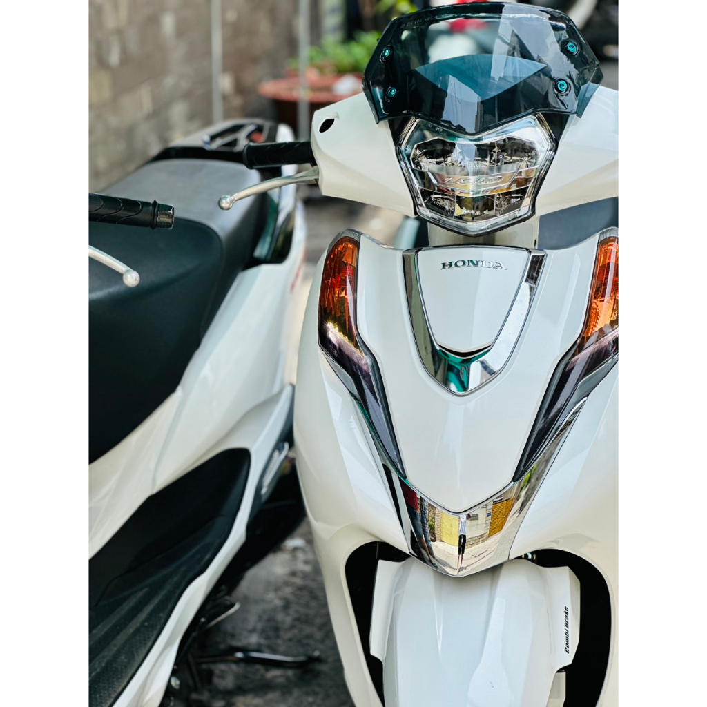 Demi Dán Xi Nhan Lead 2018 -> 2023