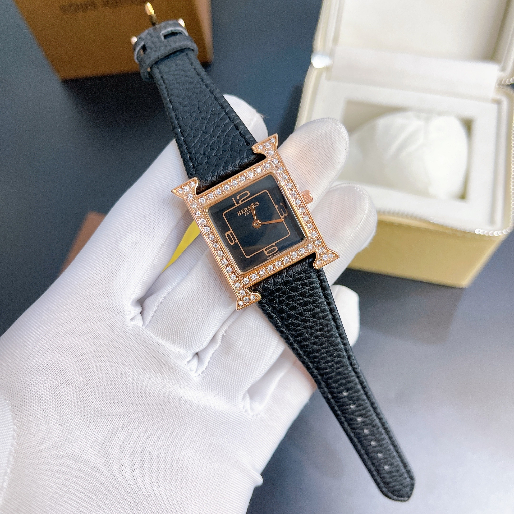 Đồng hồ nữ Hermes viền đính đá - size mặt 26mm, dây da, máy pin Quartz, chống nước 3atm, sang trọng dành cho nữ