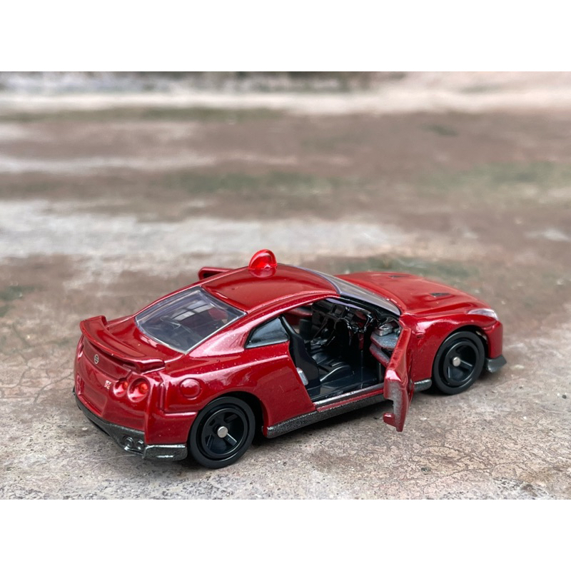 Xe Mô Hình TOMICA NISSAN GTR 1:64