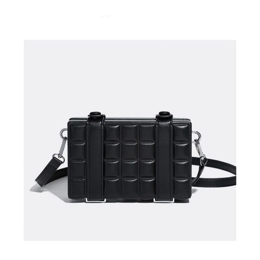 Túi hộp đen cá tính kèm dây đeo chéo, nam nữ mang đều hợp